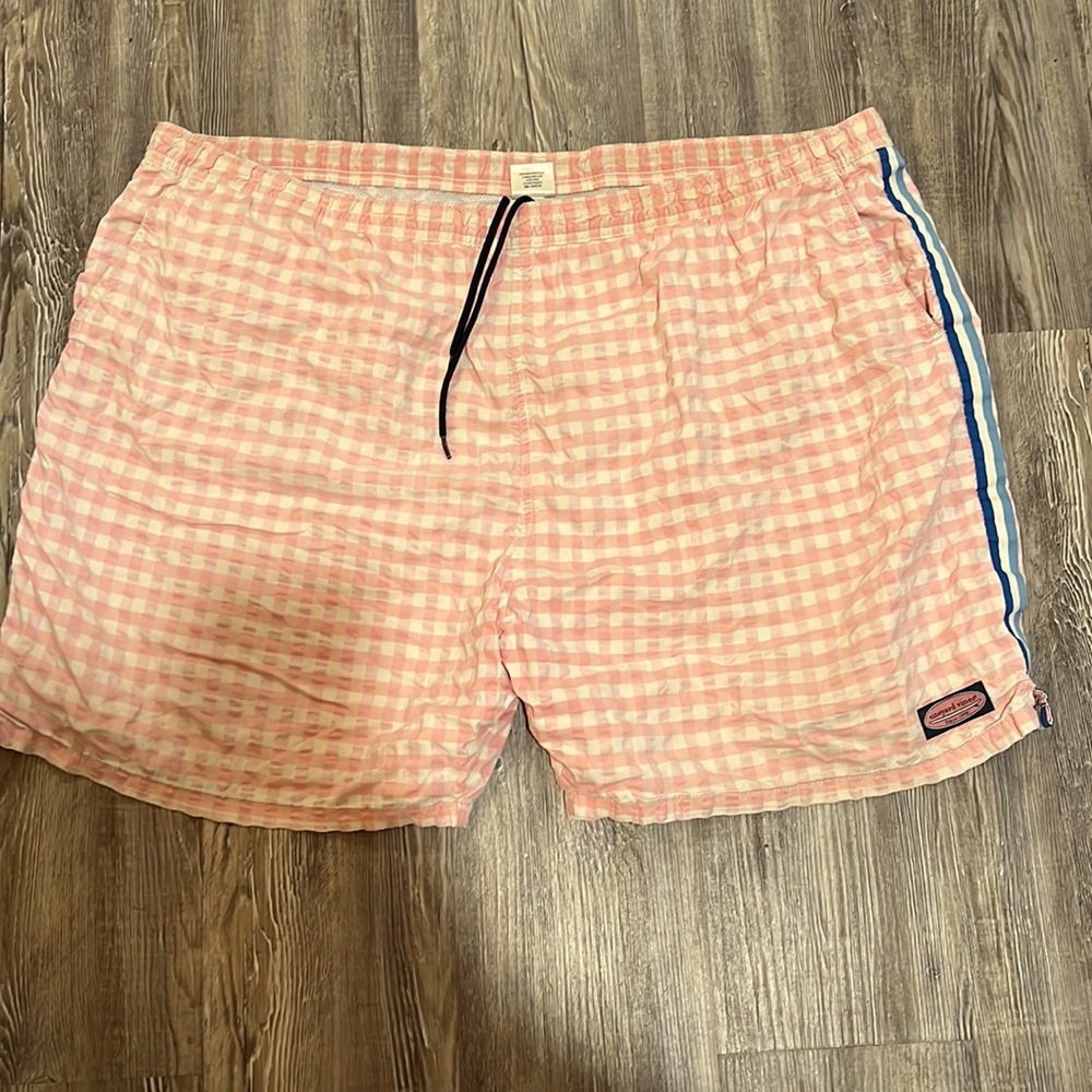 Vineyards Vines  XXL MENS SWIM TRUNKS